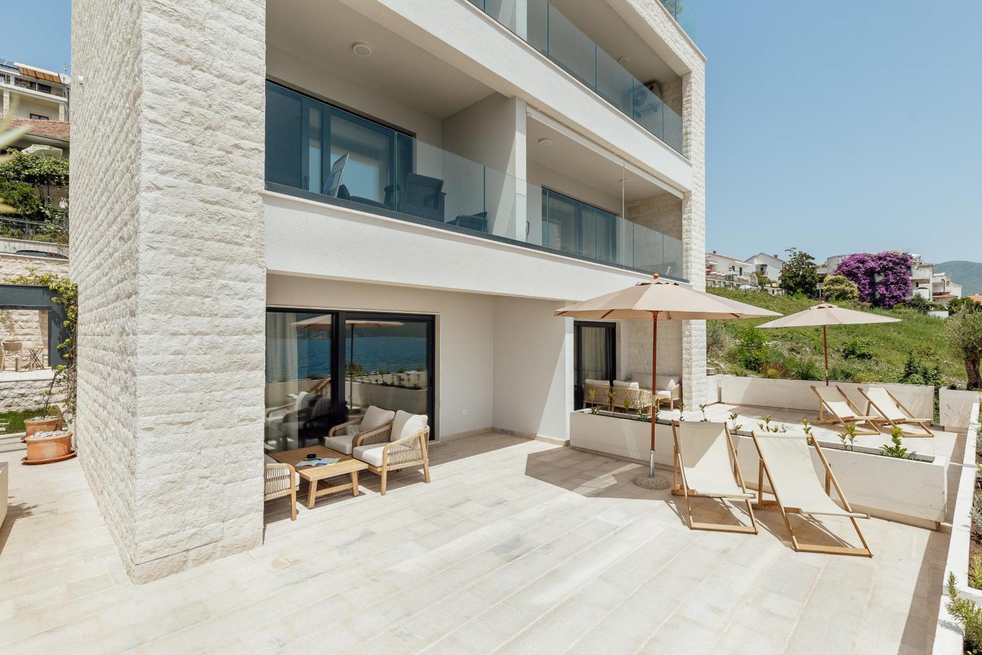 Savina Beachfront Oasis Herceg Novi Esterno foto