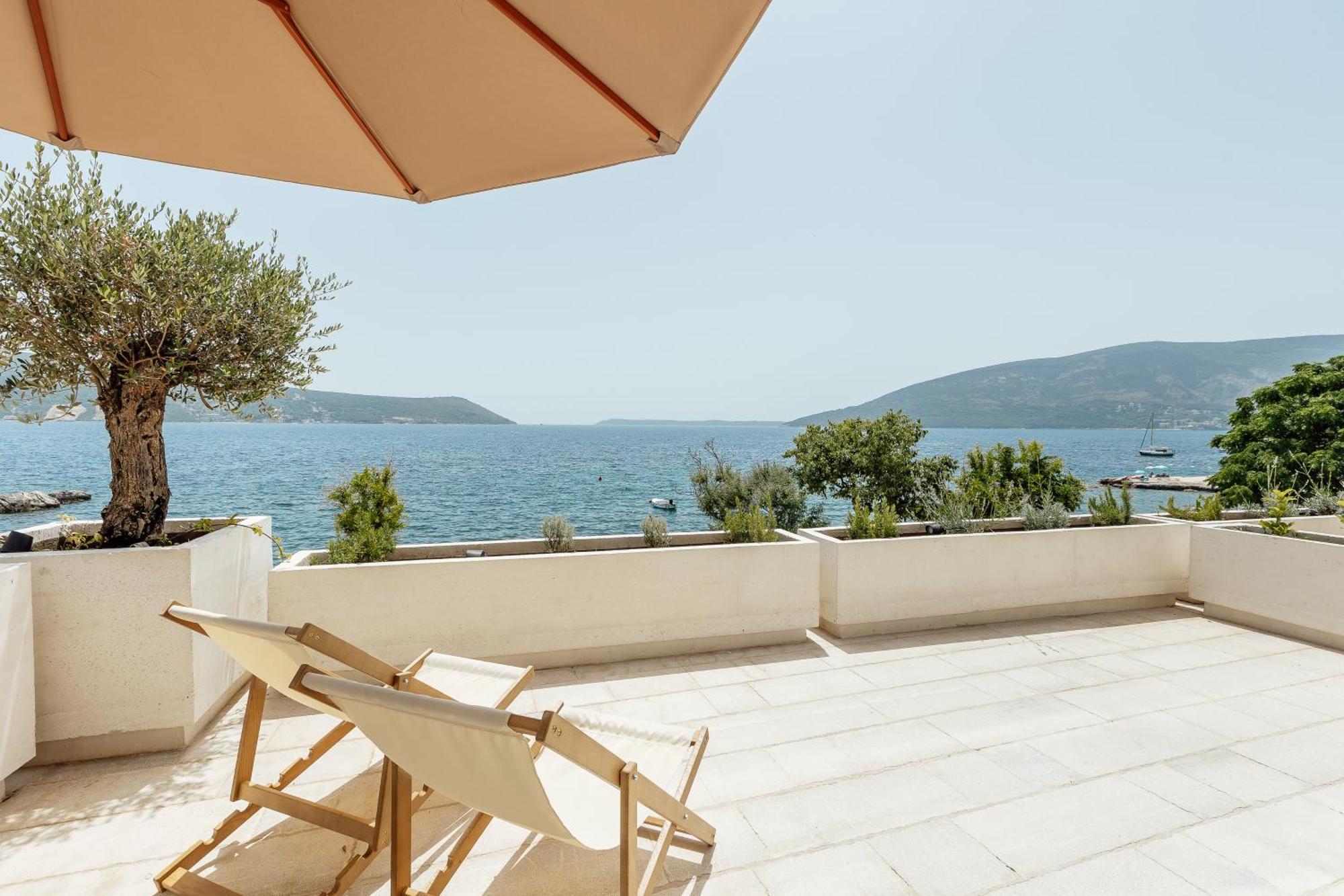 Savina Beachfront Oasis Herceg Novi Esterno foto