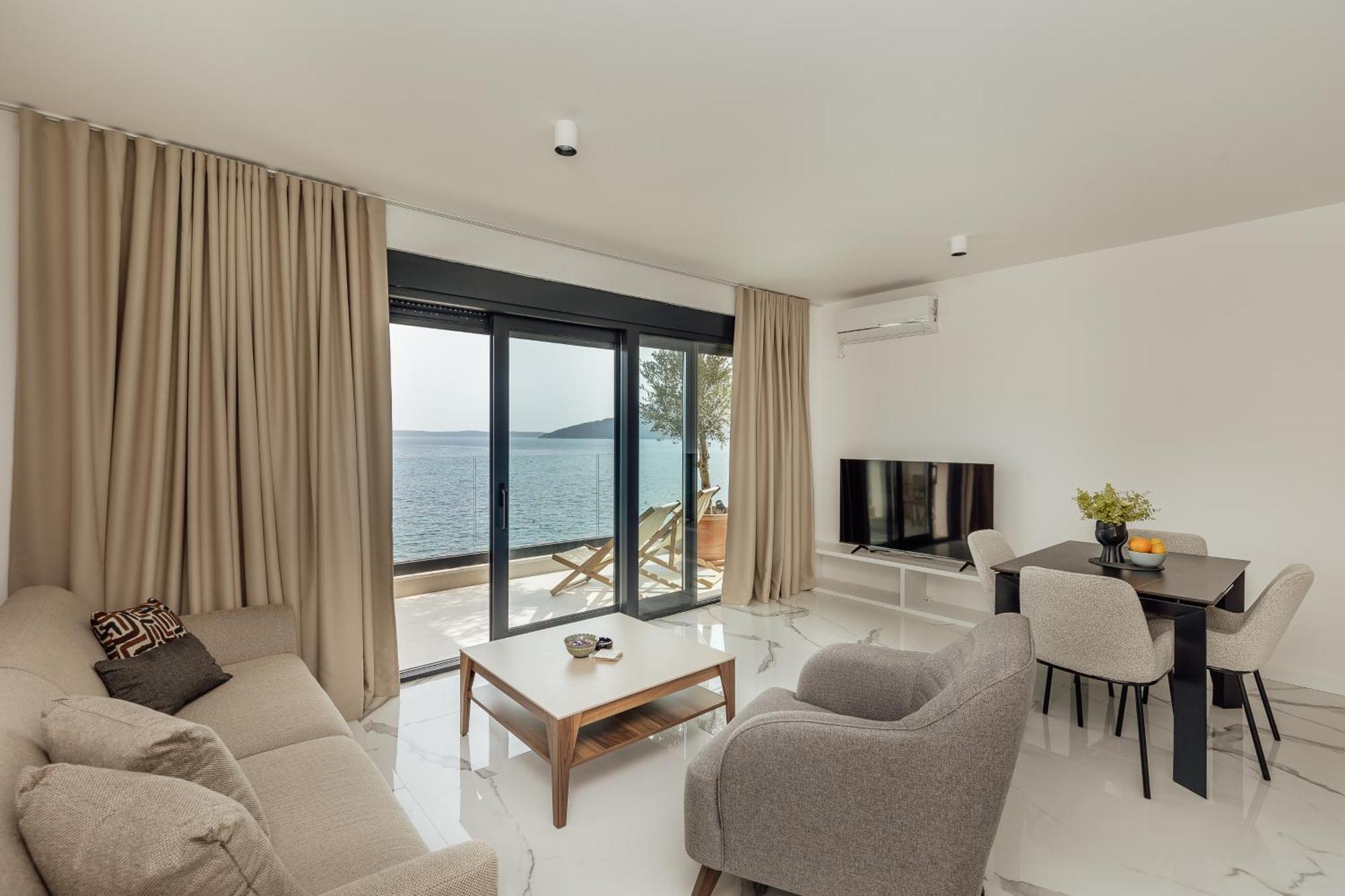 Savina Beachfront Oasis Herceg Novi Esterno foto