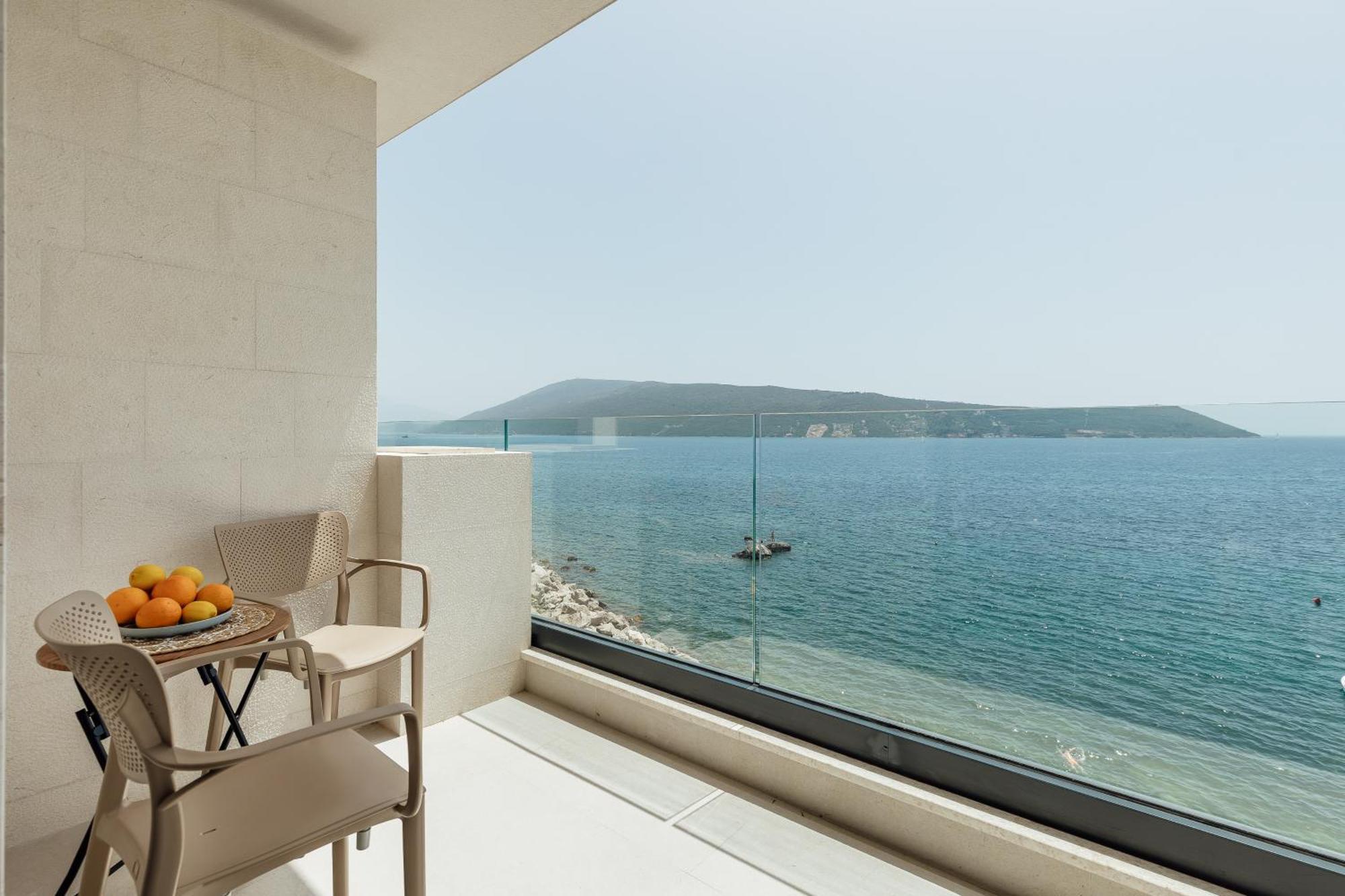 Savina Beachfront Oasis Herceg Novi Esterno foto
