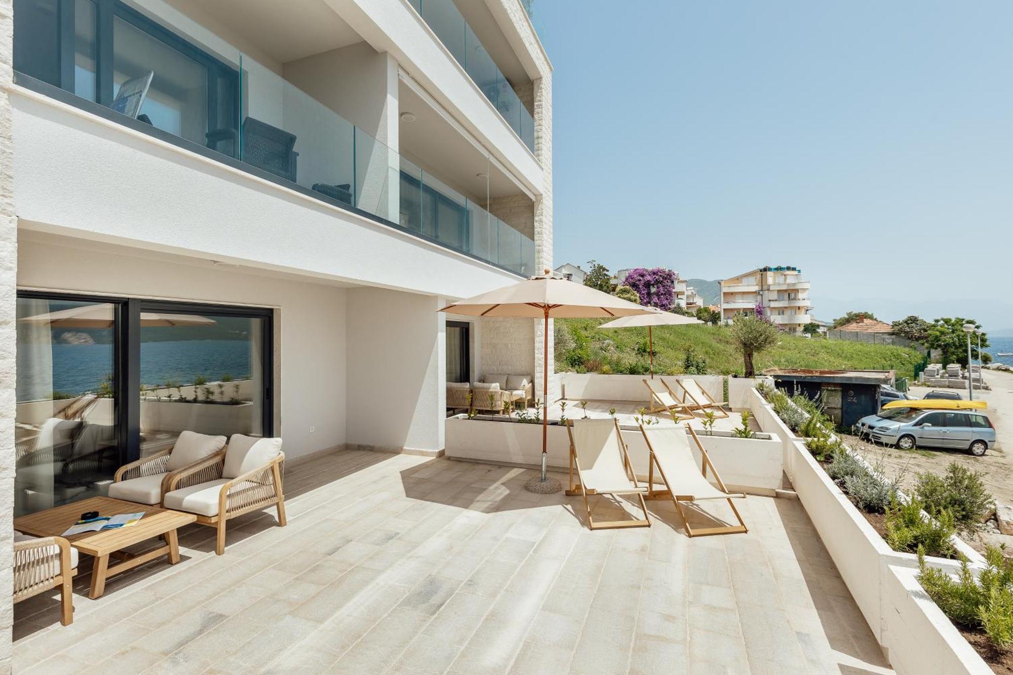 Savina Beachfront Oasis Herceg Novi Esterno foto