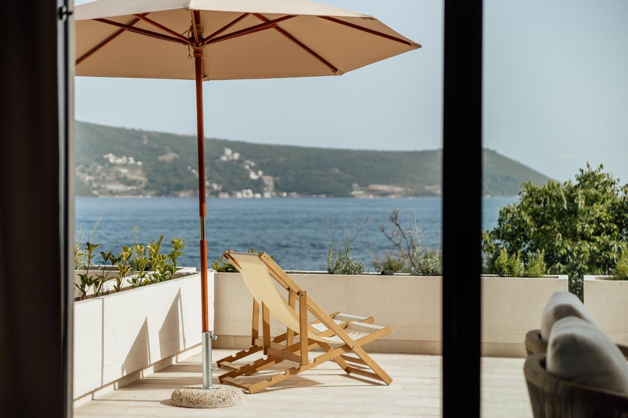 Savina Beachfront Oasis Herceg Novi Esterno foto