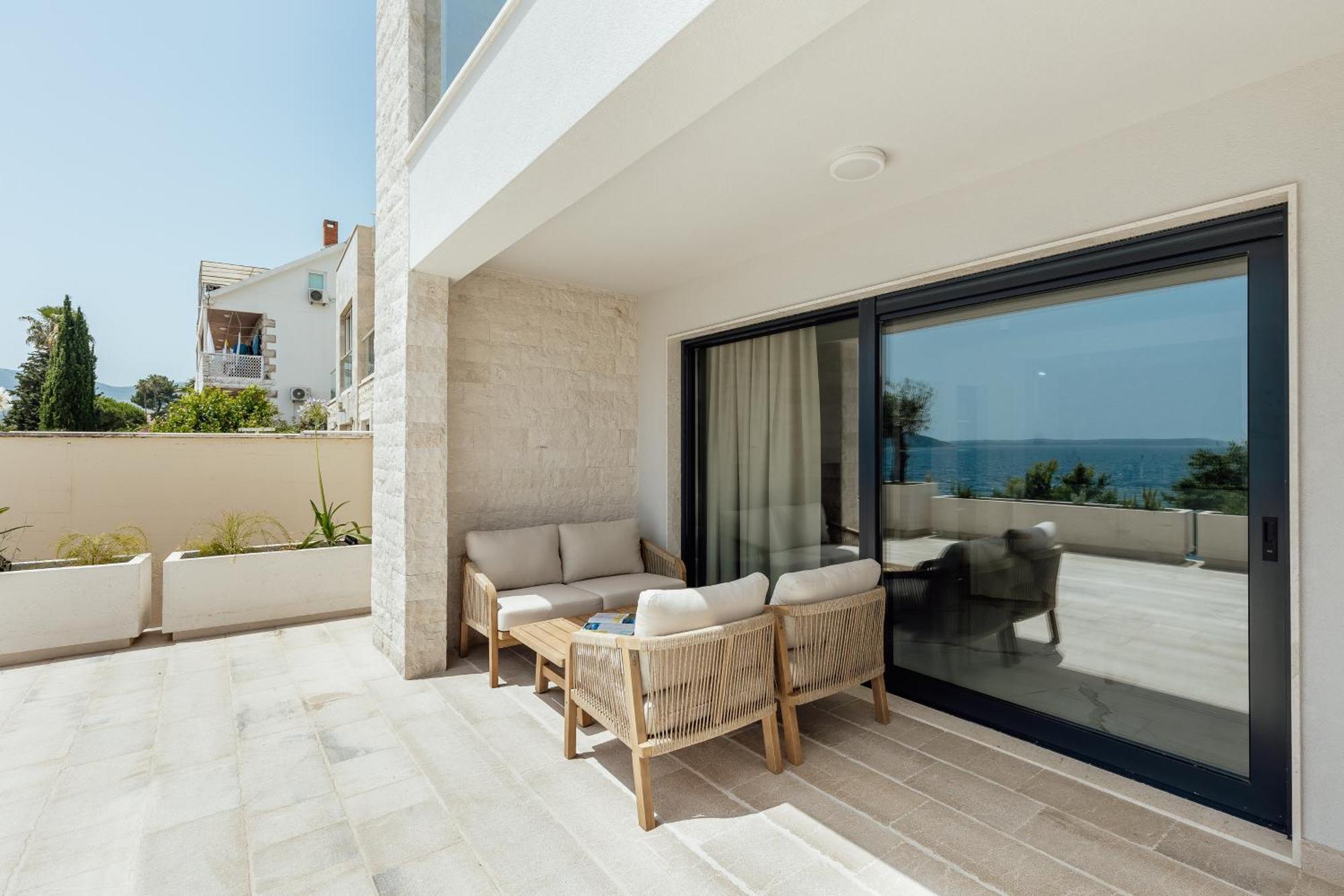 Savina Beachfront Oasis Herceg Novi Esterno foto