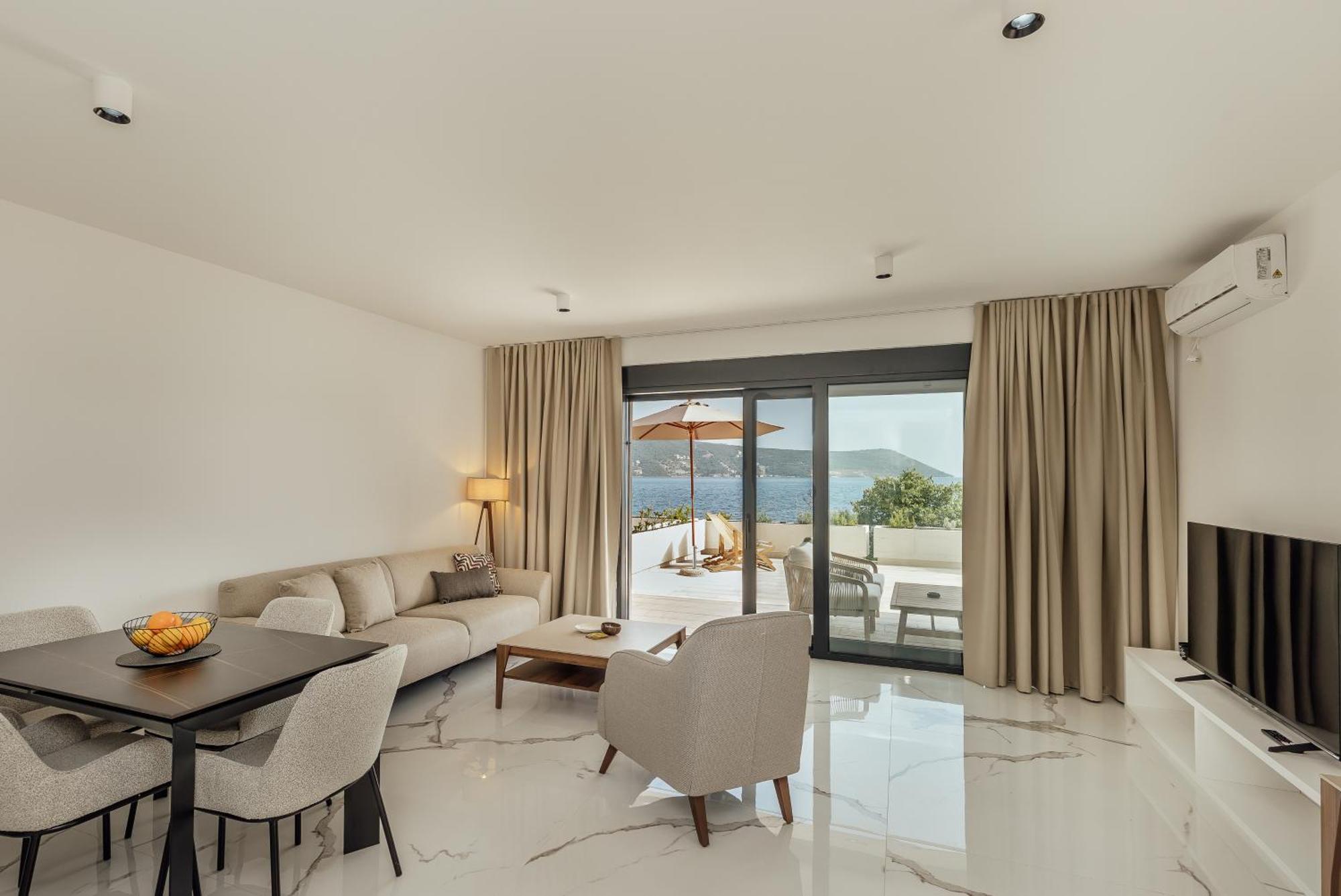 Savina Beachfront Oasis Herceg Novi Esterno foto
