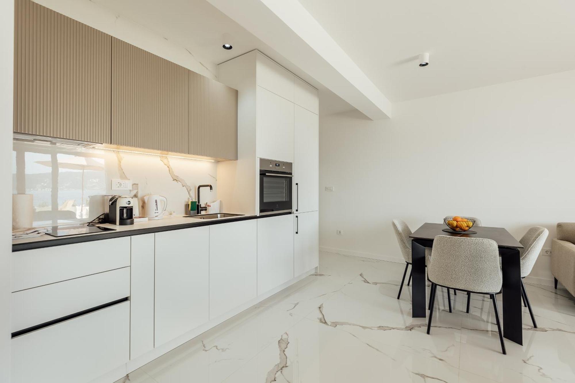 Savina Beachfront Oasis Herceg Novi Esterno foto